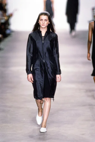 Look 16